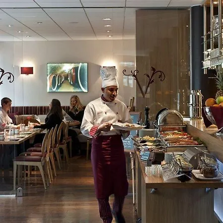 Castor The Vine 4*